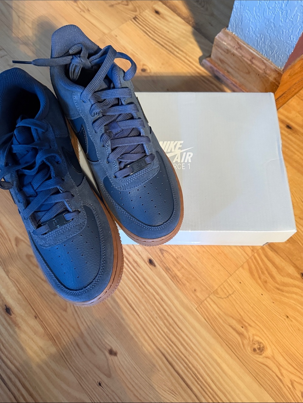 Nike Boys' Air Force 1 Low - Navy and Gum - Picture 3 of 10